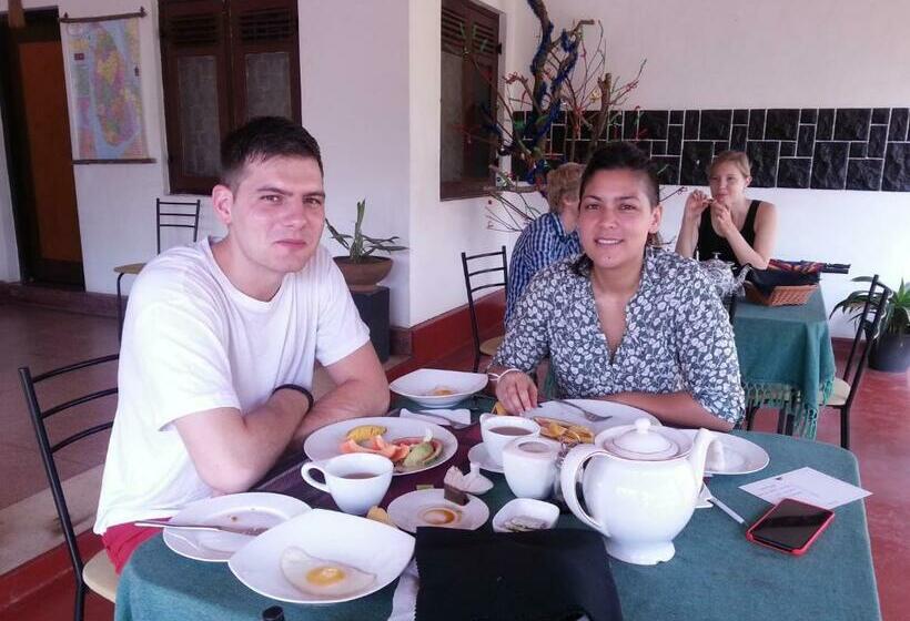 غرفة قياسية فردية, Saubagya Inn