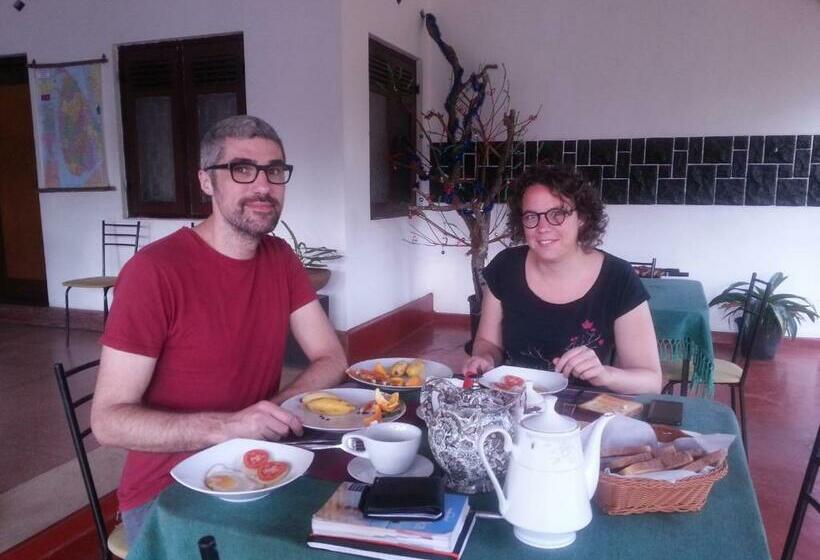 غرفة قياسية فردية, Saubagya Inn