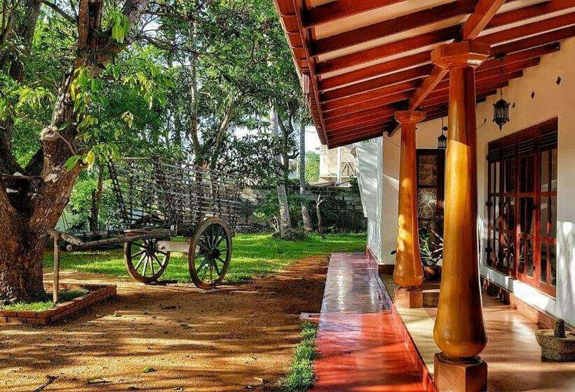 غرفة قياسية فردية, Saubagya Inn