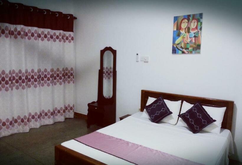 غرفة قياسية, Saubagya Inn