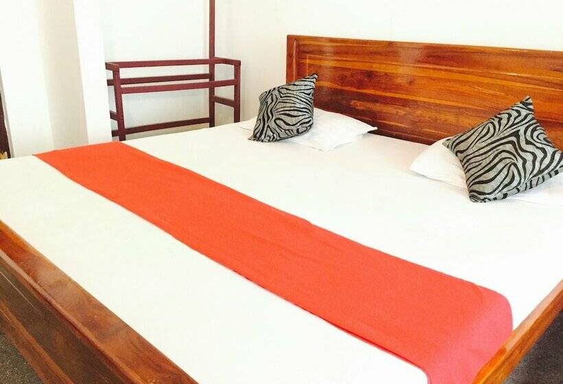 غرفة قياسية, Saubagya Inn