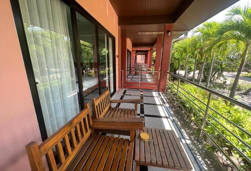 חדר סופריור עם מרפסת, Ps Thana Resort