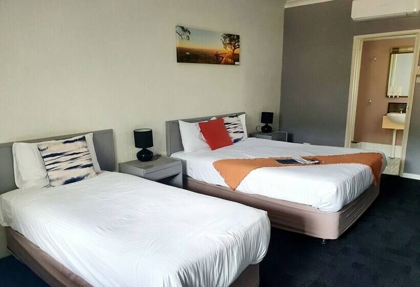 패밀리 룸, Archer Park Motel