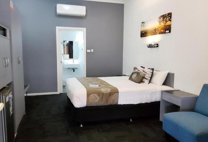 اتاق استاندارد با تخت بزرگ, Archer Park Motel