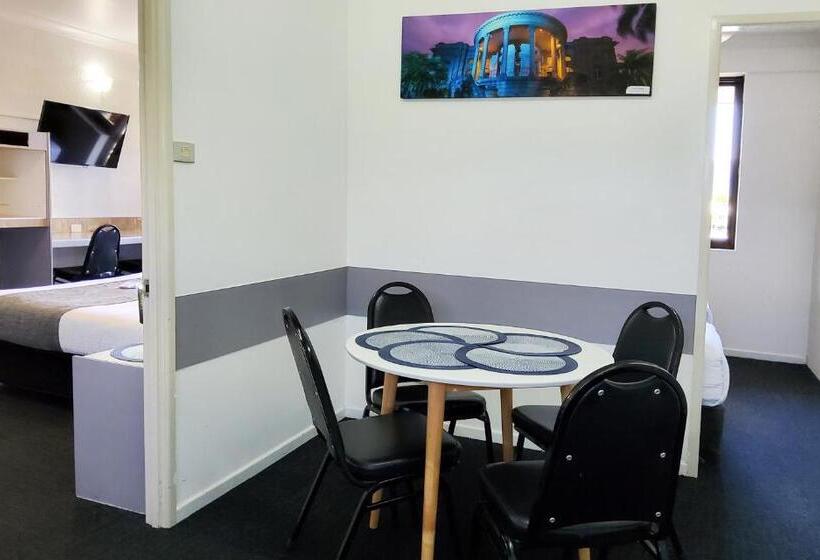 آپارتمان 2 خوابه, Archer Park Motel