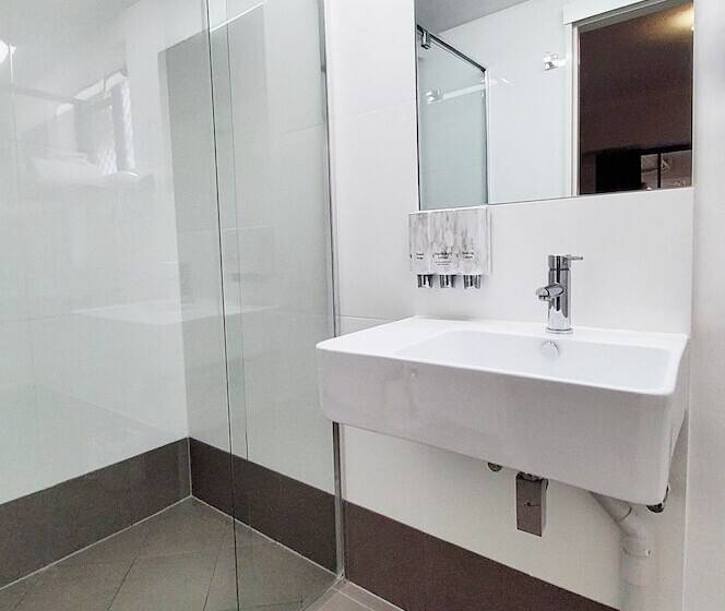 اتاق استاندارد با تخت بزرگ, Archer Park Motel