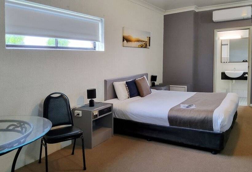 اتاق استاندارد با تخت بزرگ, Archer Park Motel