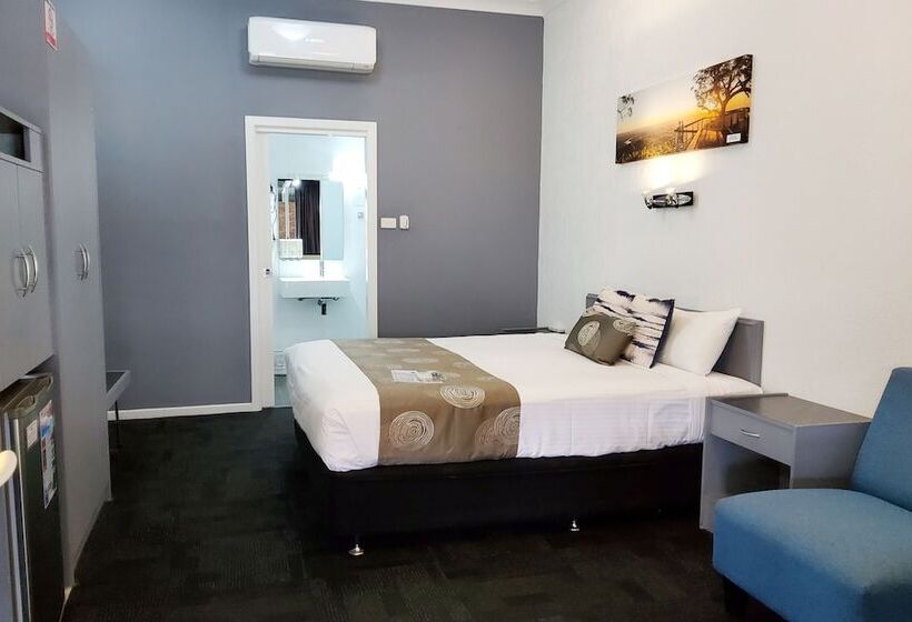 اتاق استاندارد با تخت بزرگ, Archer Park Motel