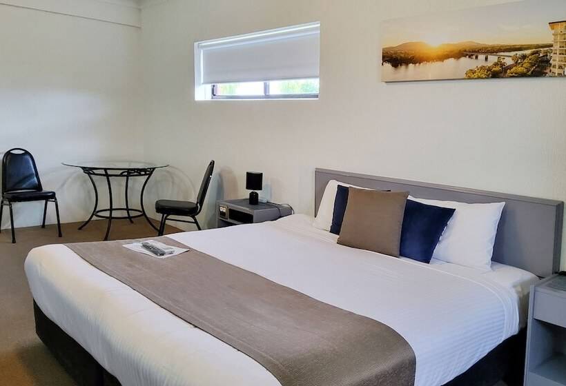 اتاق استاندارد با تخت بزرگ, Archer Park Motel