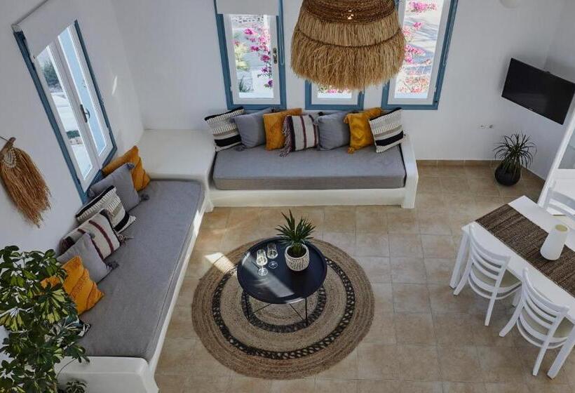 带按摩浴盆的套房, Athiri Santorini