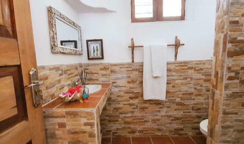 标准间带阳台, Bahati Villa