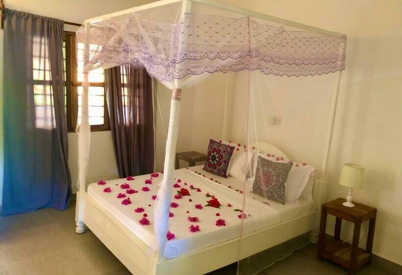 标准间带阳台, Bahati Villa