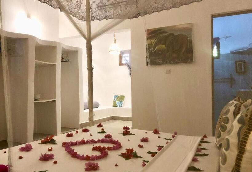 标准间带阳台, Bahati Villa