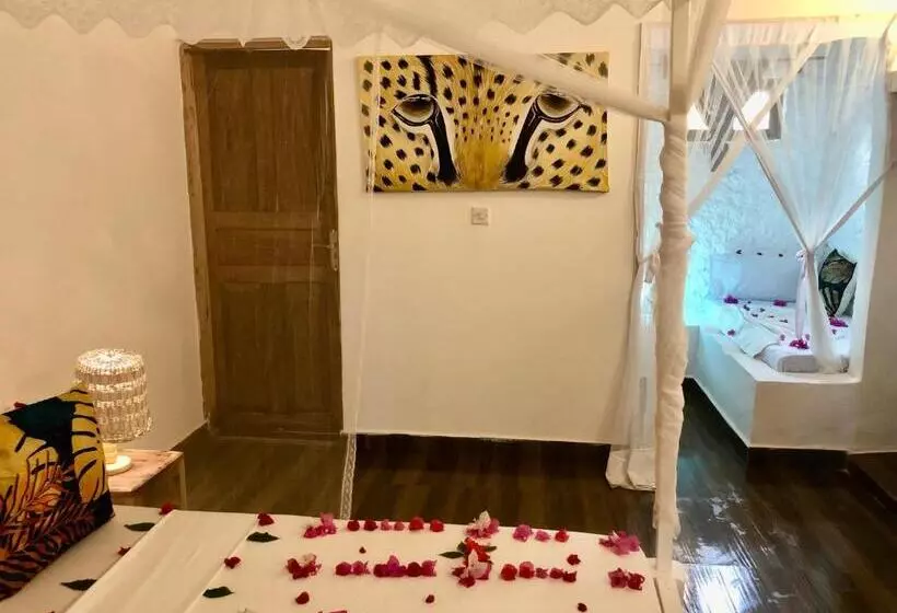 اتاق استاندارد سه نفره, Bahati Villa