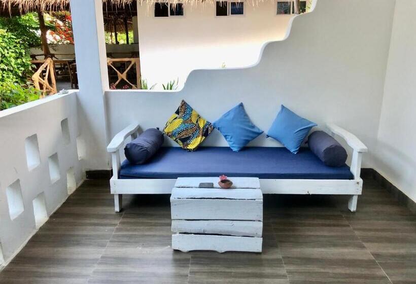 Номер Стандарт Трехместный, Bahati Villa