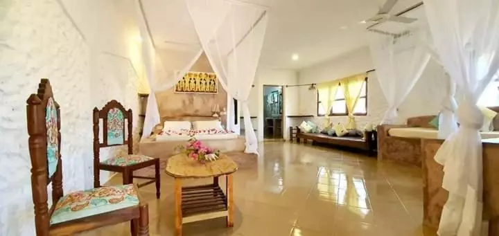 بانگلوی لوکس, Bahati Villa