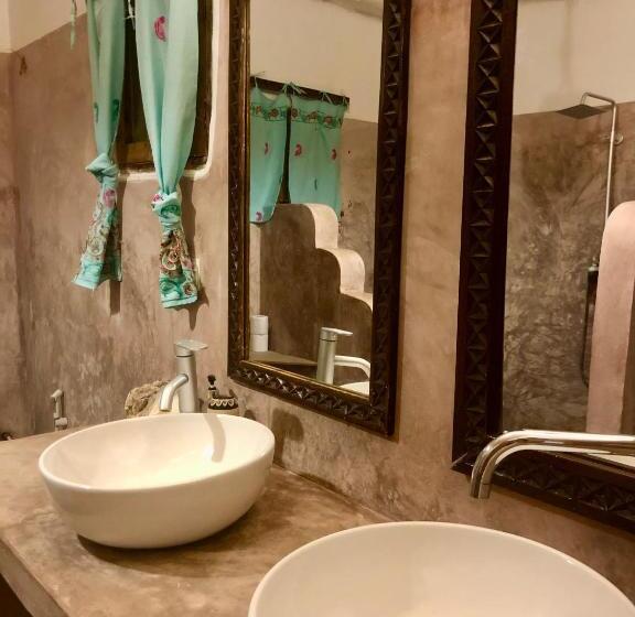 Бунгало Deluxe, Bahati Villa