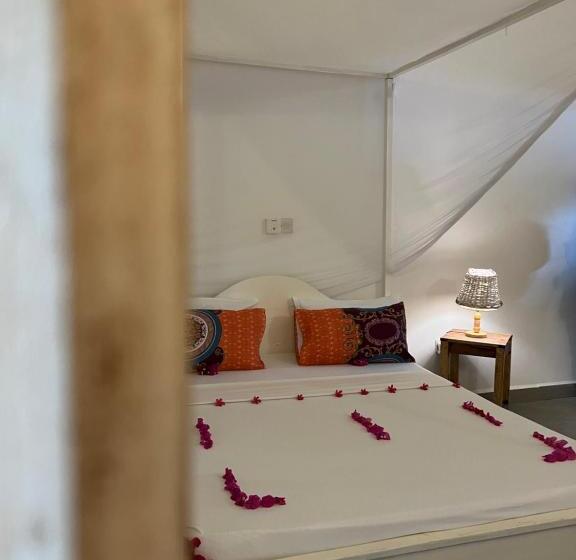 标准间带阳台, Bahati Villa