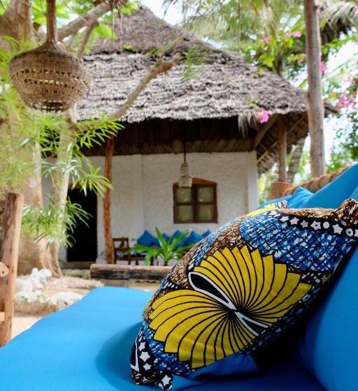 标准三人间, Bahati Villa