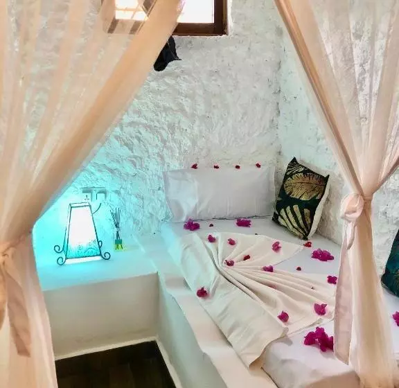 اتاق استاندارد سه نفره, Bahati Villa