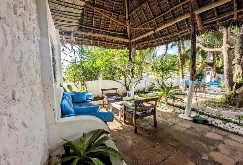 بانگلوی لوکس, Bahati Villa