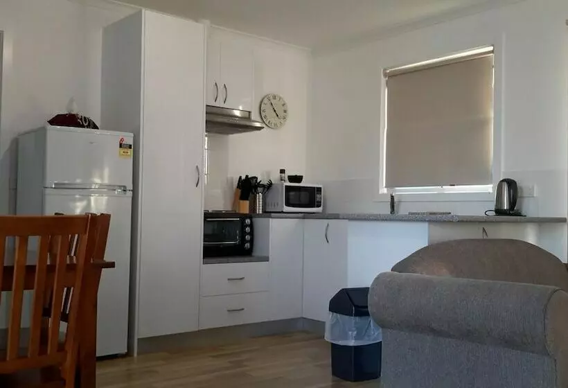 کابین, Bay View Holiday Village
