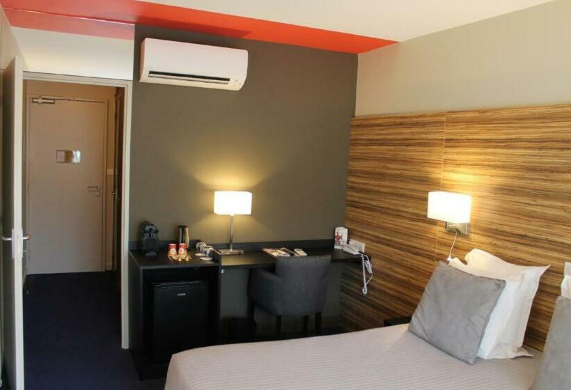 수피리어 싱글 룸, De France