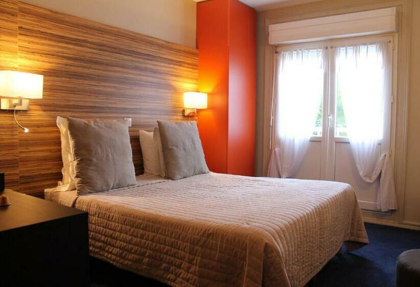 수피리어 룸, De France