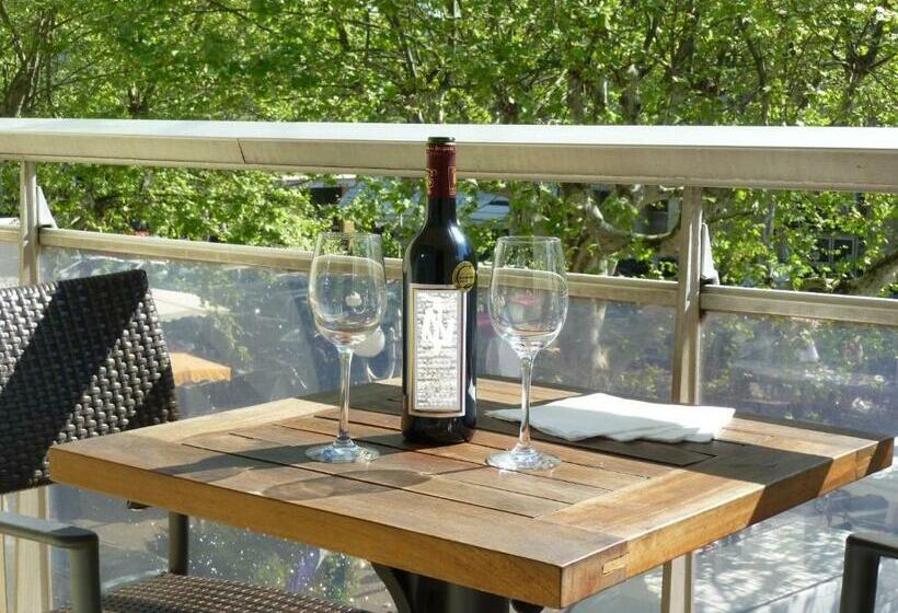 수피리어 룸, De France