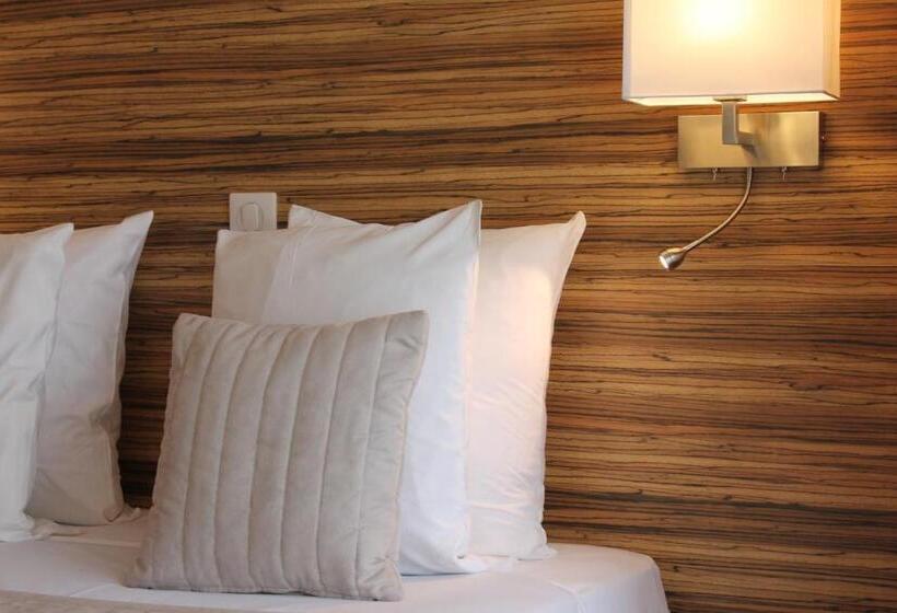 수피리어 싱글 룸, De France