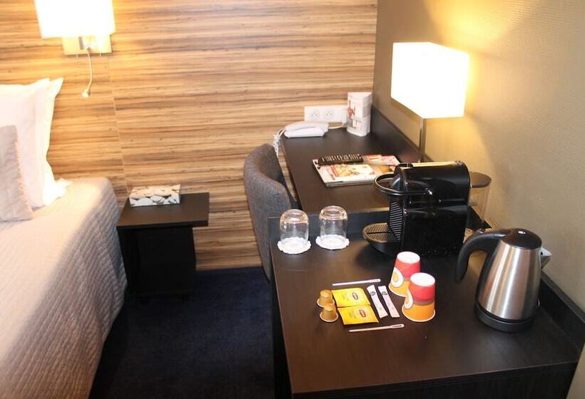 수피리어 싱글 룸, De France