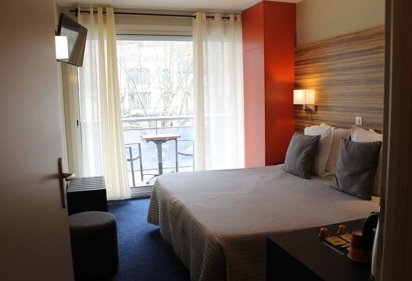 수피리어 룸, De France