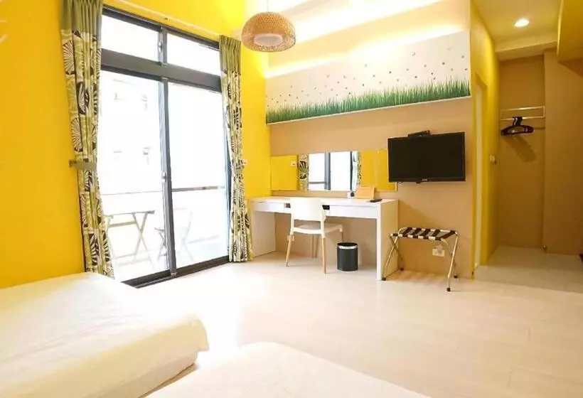 اتاق استاندارد چهارنفره با بالکن, Hualien Keyinn Space