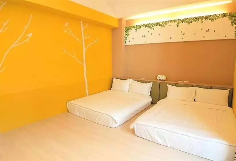 اتاق استاندارد چهارنفره با بالکن, Hualien Keyinn Space