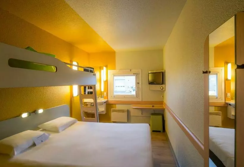 Deluxe Kolmen Hengen Huone, B&b Hotel Cergy Pierrelaye