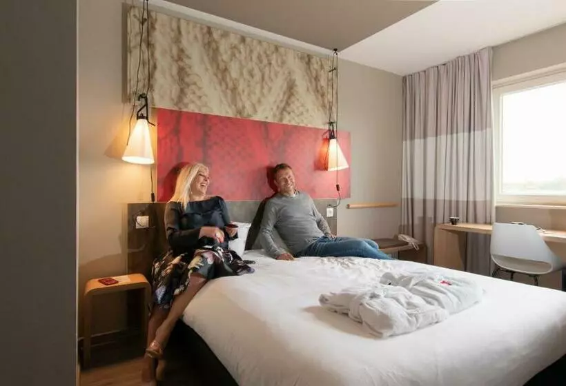 Superior-huone, Ibis De Haan