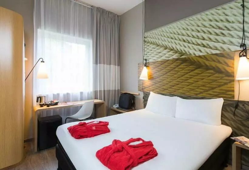 Superior-huone, Ibis De Haan