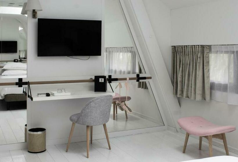 Классический Номер, Le Magic Hall