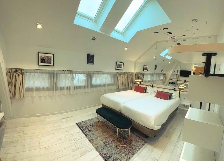 Номер Deluxe, Le Magic Hall