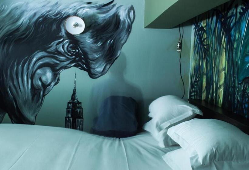 Номер Deluxe, Le Magic Hall