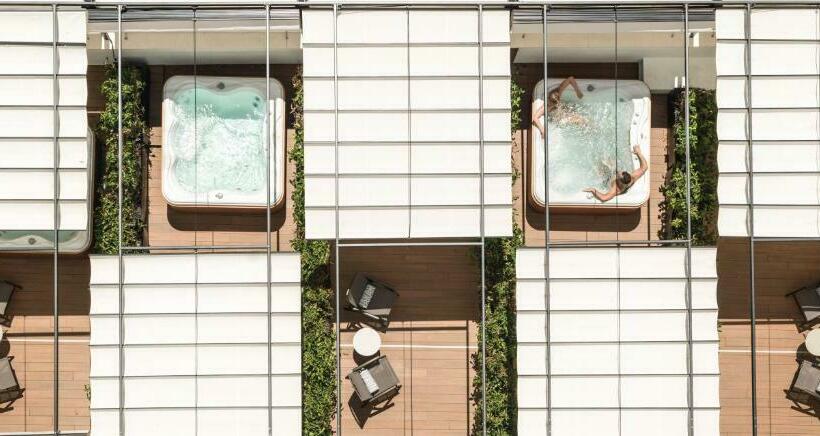 اتاق داخلی دلوکس, Nakar