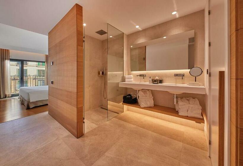 اتاق استاندارد با بالکن, Nakar