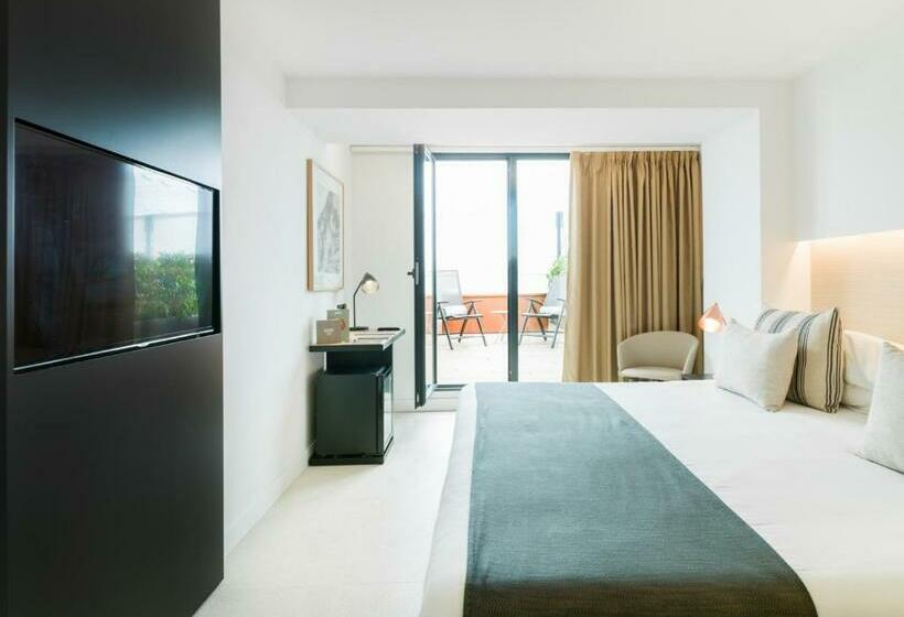 اتاق داخلی دلوکس, Nakar