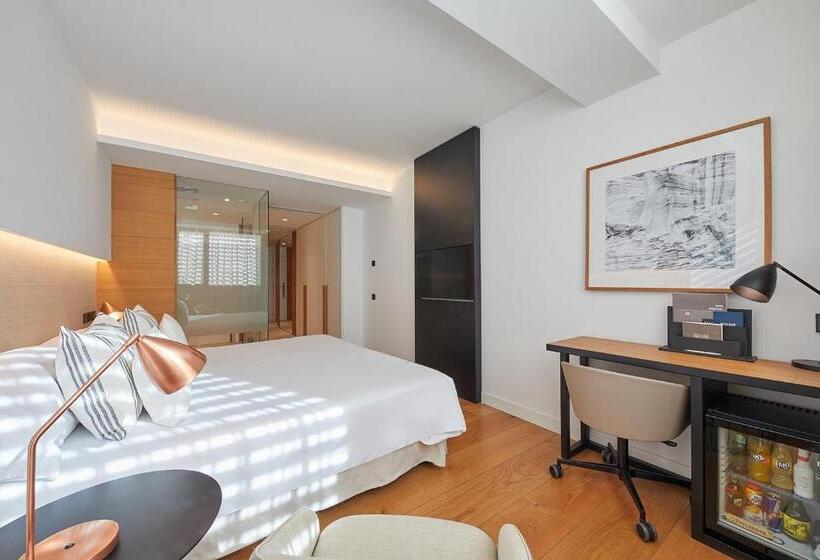 اتاق سوپریور, Nakar