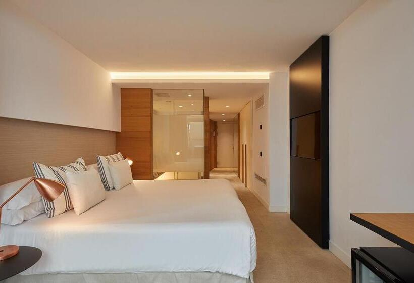 اتاق داخلی دلوکس, Nakar