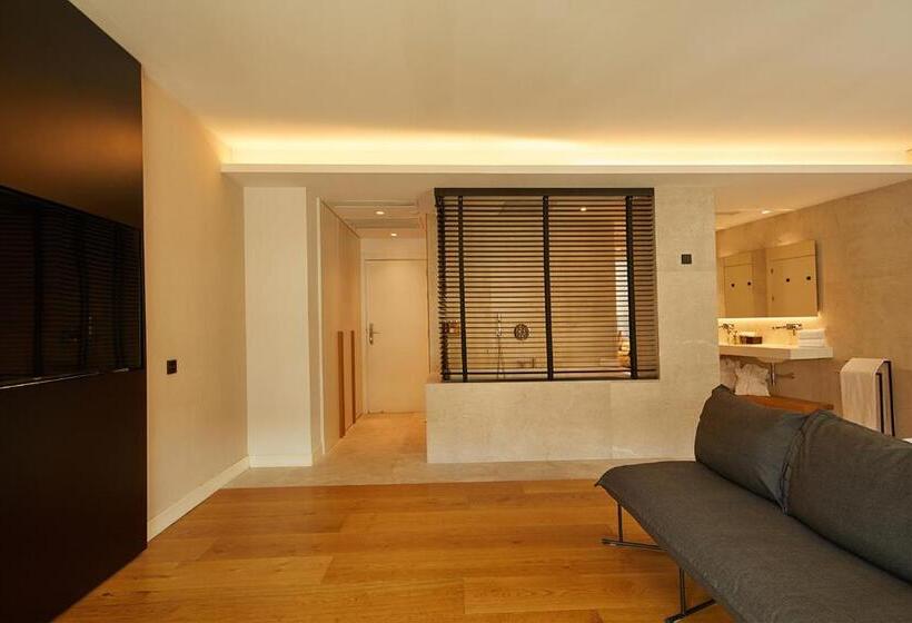 سوییت جونیور, Nakar