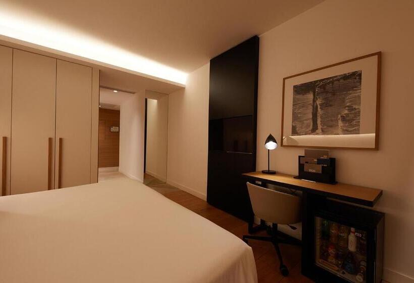 اتاق استاندارد با بالکن, Nakar