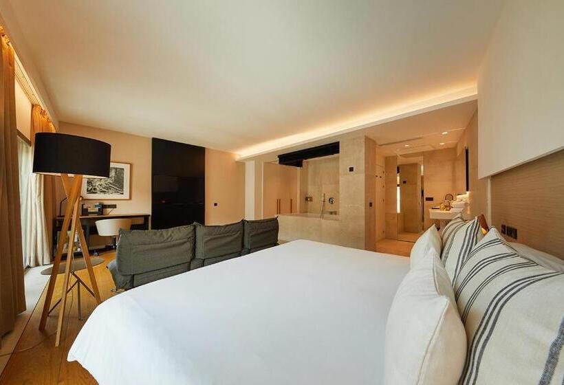 سوییت جونیور با بالکن, Nakar