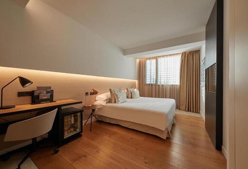 اتاق استاندارد, Nakar