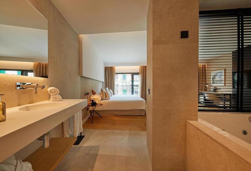 سوییت جونیور با بالکن, Nakar